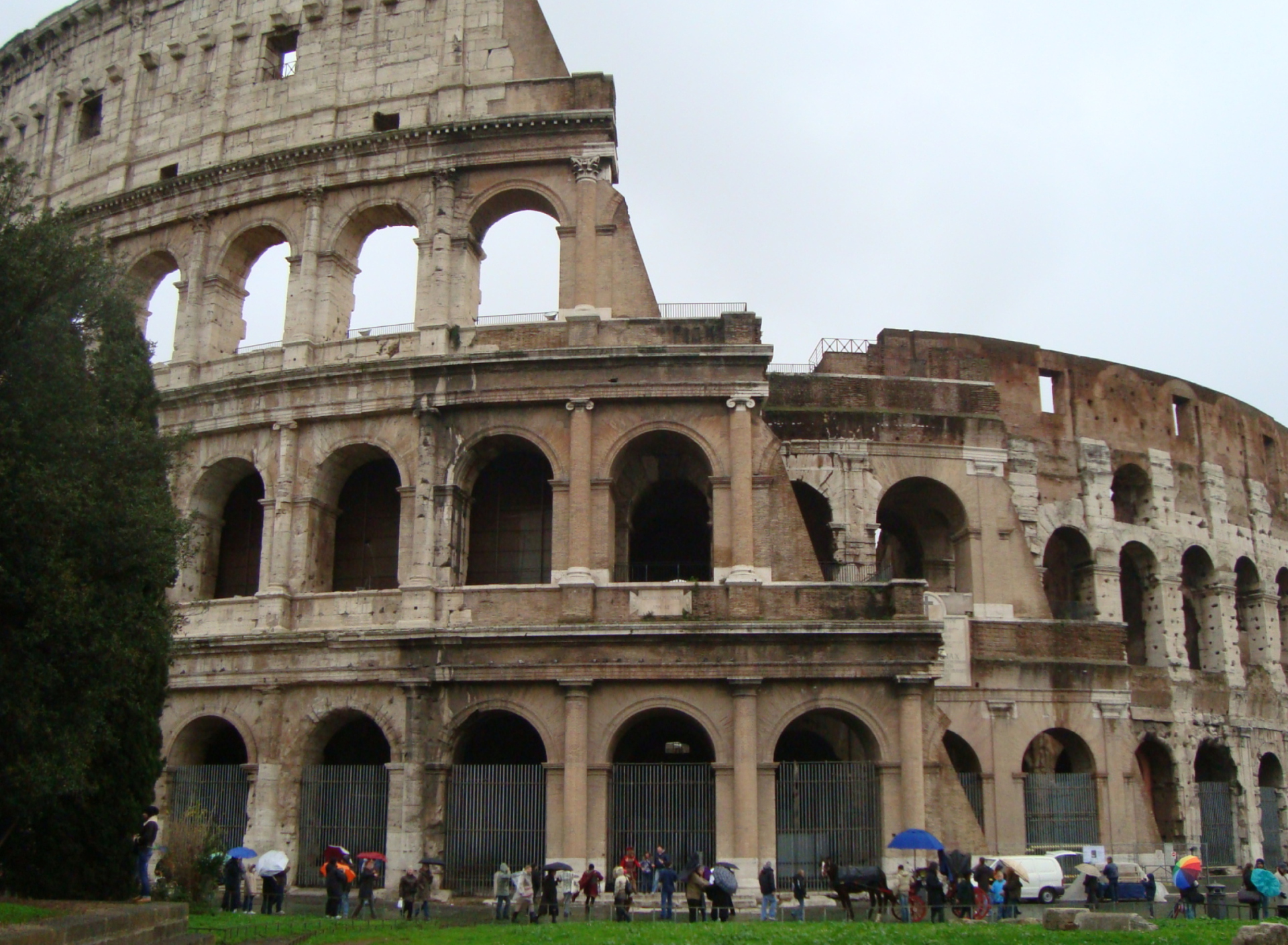 Colosseum - Rome, Italy wallpaper 1920x1408