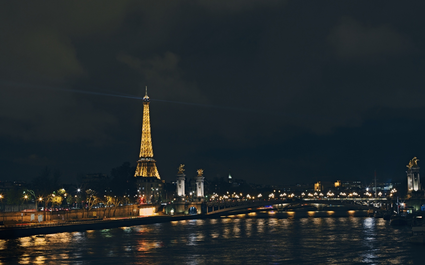 Обои Eiffel Tower In Paris France 1680x1050