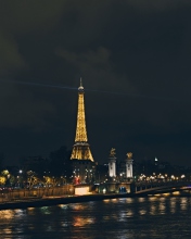Eiffel Tower In Paris France screenshot #1 176x220
