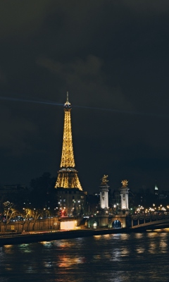 Das Eiffel Tower In Paris France Wallpaper 240x400