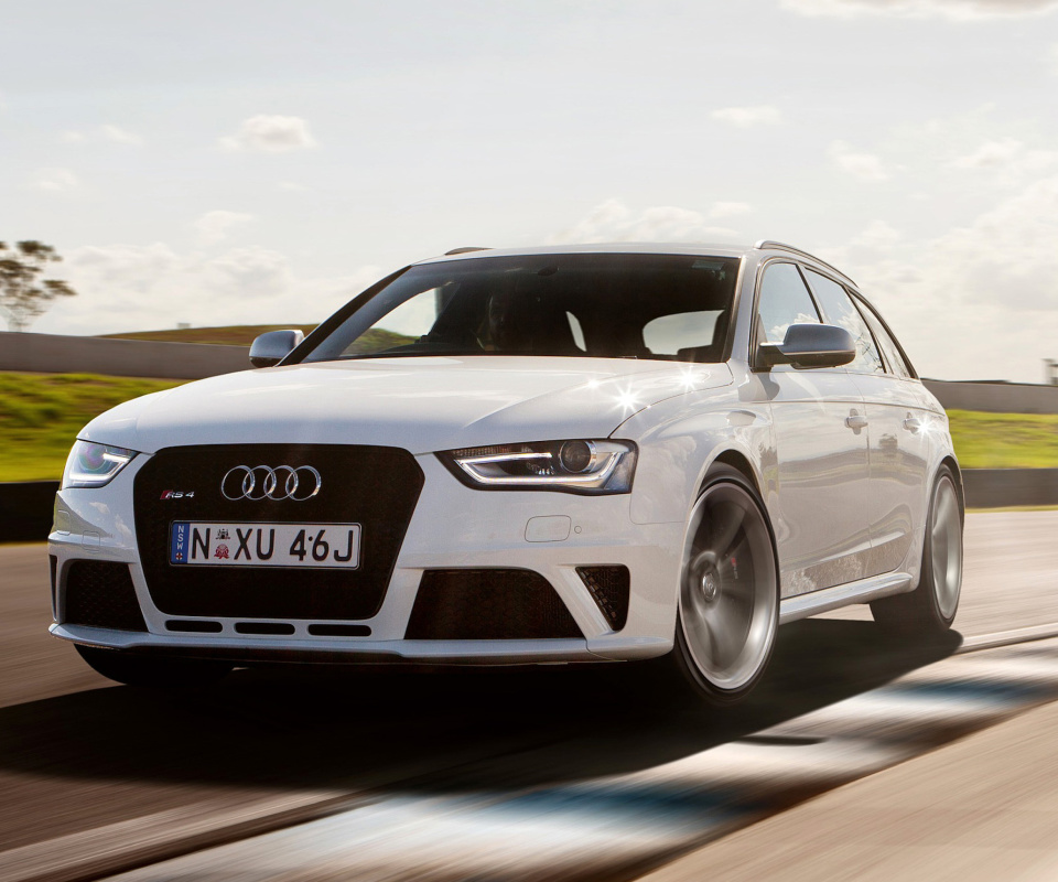 Audi RS4 screenshot #1 960x800