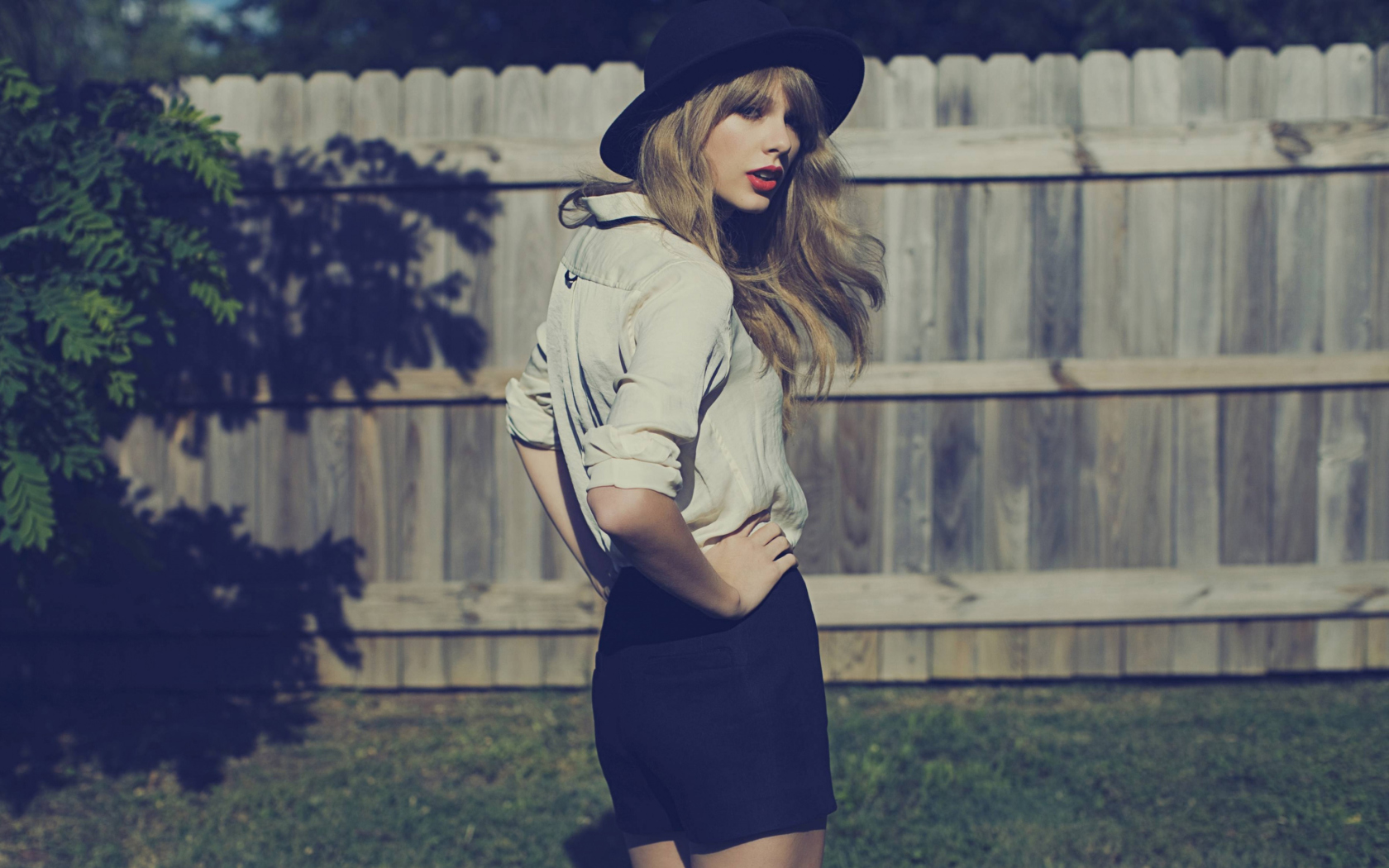 Screenshot №1 pro téma Taylor Swift 1680x1050