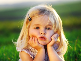 Cute Baby Girl wallpaper 320x240