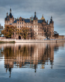 Fondo de pantalla Schwerin Castle in Germany, Mecklenburg Vorpommern 128x160