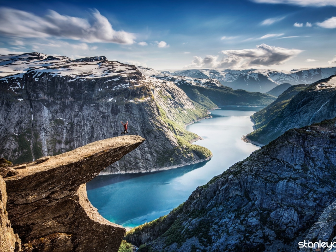 Fondo de pantalla Trolltunga 1400x1050