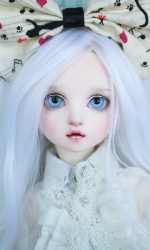 Screenshot №1 pro téma Blonde Doll With Big Bow 480x800