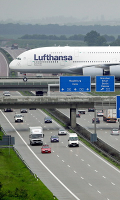 Обои Lufthansa Airbus A380 In Frankfurt 240x400