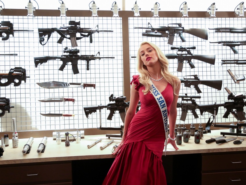 Screenshot №1 pro téma Machete Kills with Amber Heard 800x600