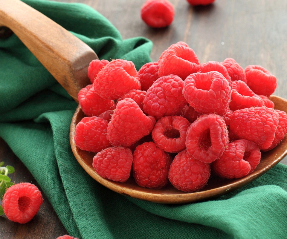 Das Beautiful raspberry Wallpaper 960x800