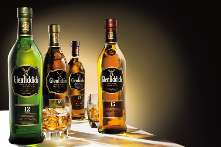 Das Glenfiddich special reserve 12 yo single malt scotch whiskey Wallpaper