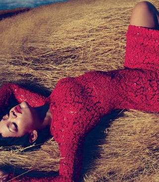 Kostenloses Rihanna In Gorgeous Red Dress Wallpaper für 1080x1920
