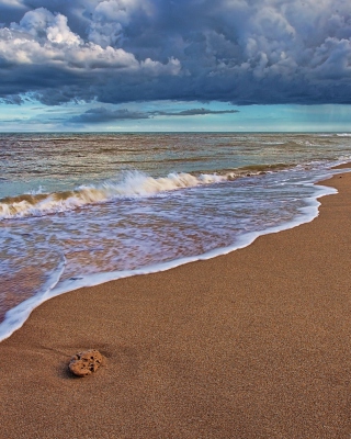 Beach & Clouds - Obrázkek zdarma pro Nokia Asha 308