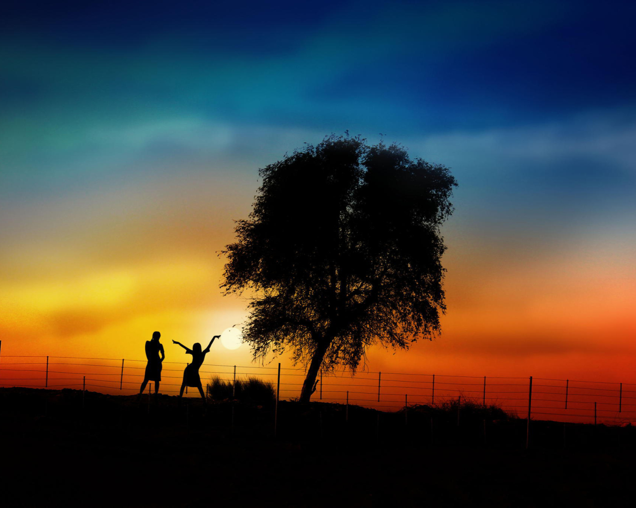 Couple Silhouettes Under Tree At Sunset screenshot #1 1280x1024