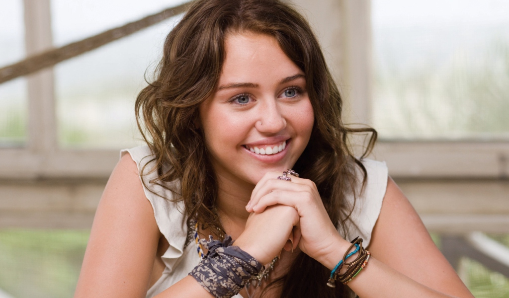 Das Miley Cyrus Wallpaper 1024x600