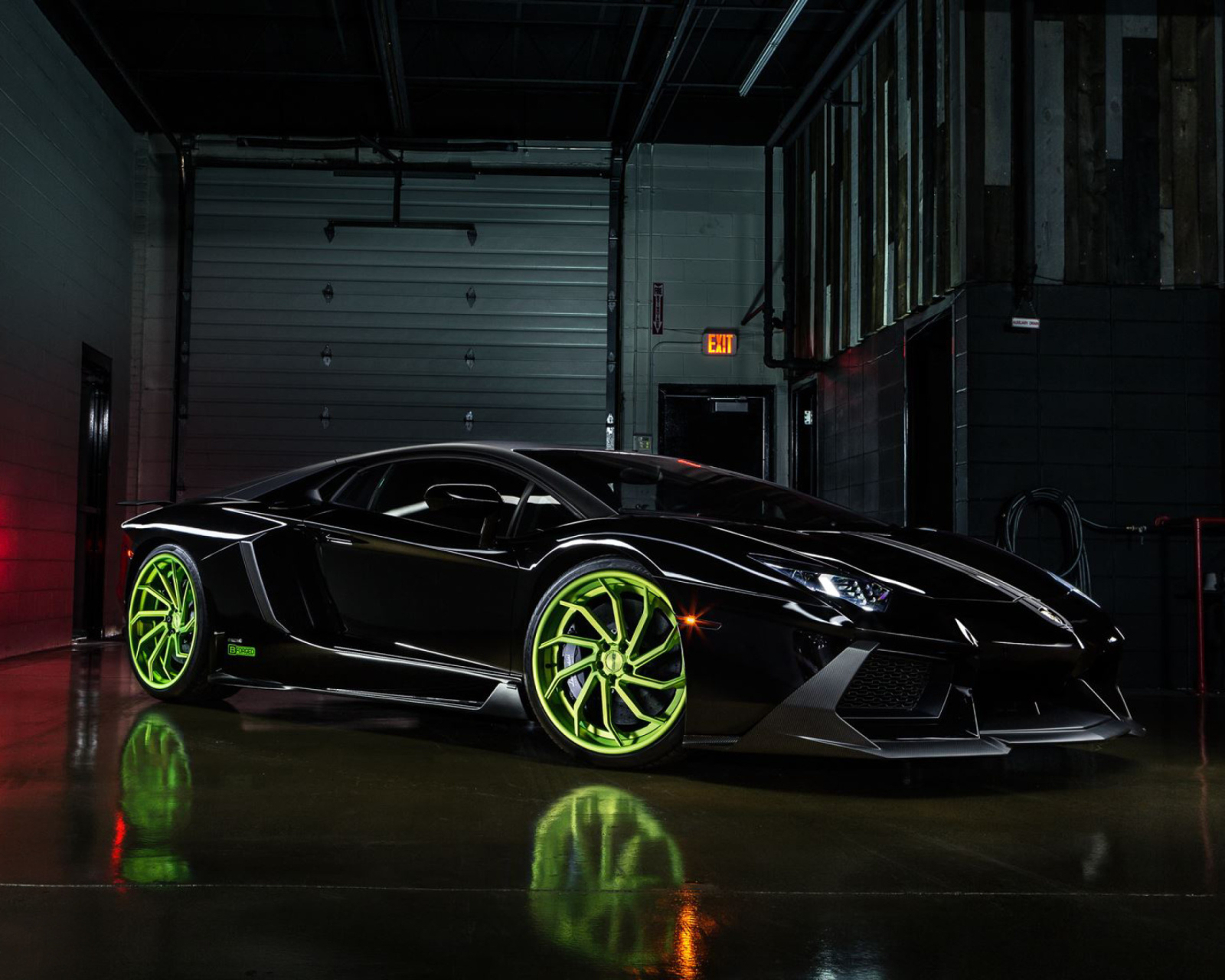Fondo de pantalla Lamborghini Aventador 1600x1280