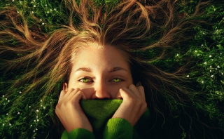 Brunette With Green Eyes - Obrázkek zdarma pro Samsung Galaxy S3