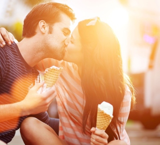 Ice Cream Kiss - Fondos de pantalla gratis para 2048x2048