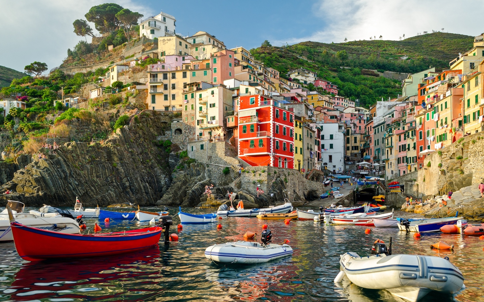 Riomaggiore Cinque Terre wallpaper 1680x1050