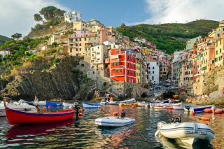 Riomaggiore Cinque Terre Background for Android, iPhone and iPad