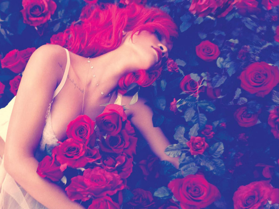 Fondo de pantalla Rihanna's Roses 1152x864