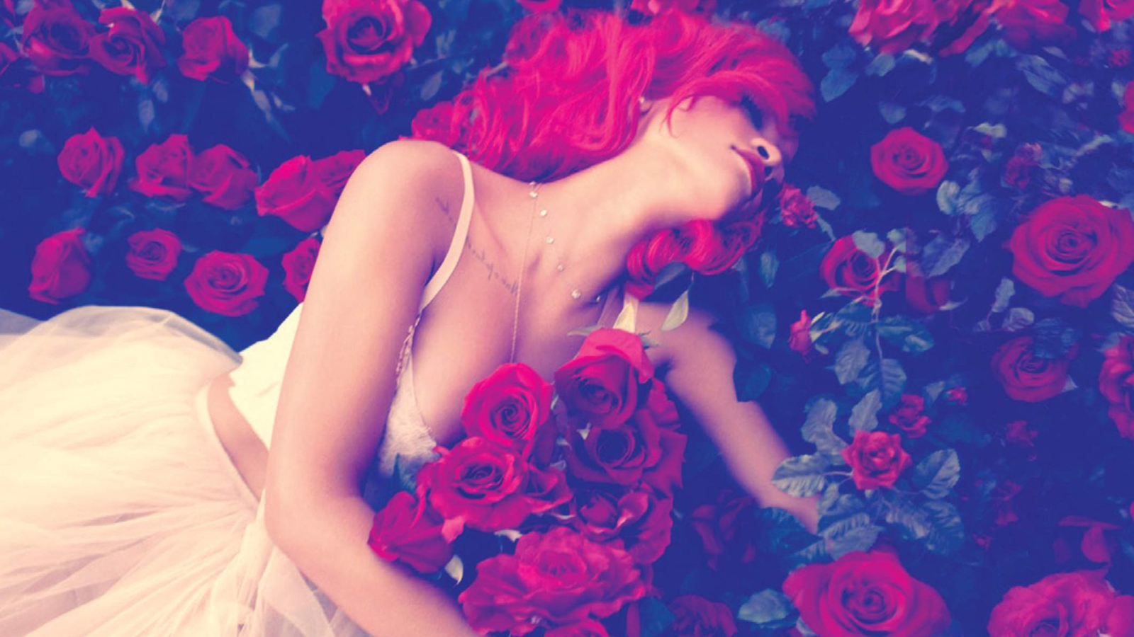 Sfondi Rihanna's Roses 1600x900