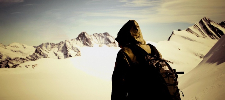 Das Traveler on the mountain top, Freedom Wallpaper 720x320