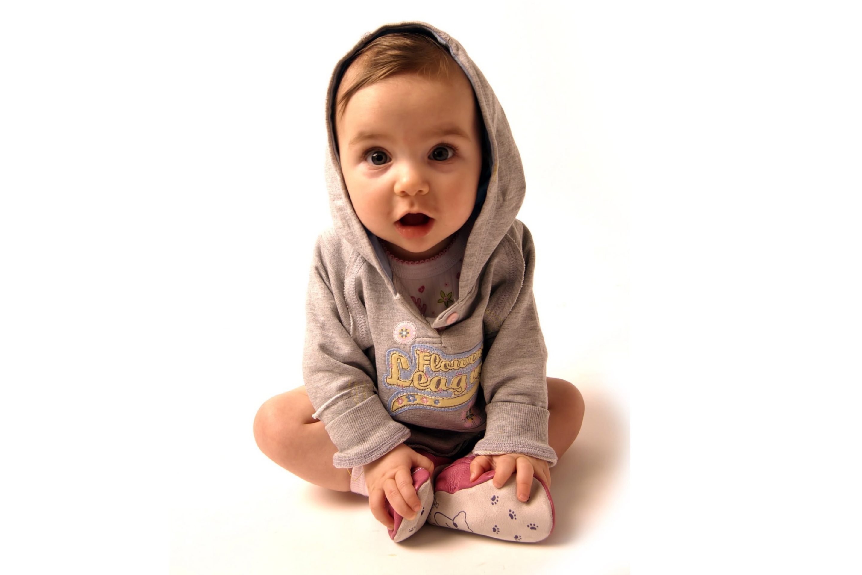 Das Cute Little Baby Boy Wallpaper 2880x1920