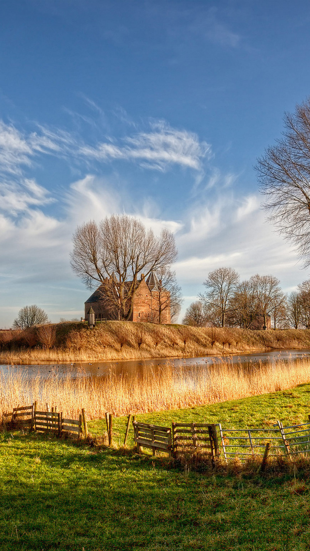 Fondo de pantalla House in Netherlands 640x1136