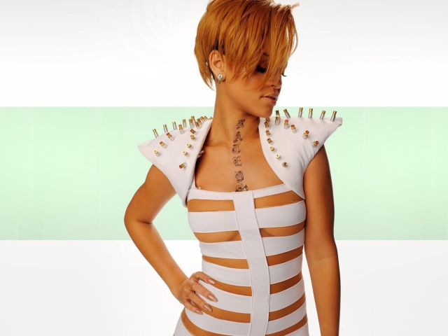 Das Hot Rihanna In White Top Wallpaper 640x480