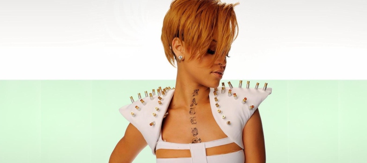 Das Hot Rihanna In White Top Wallpaper 720x320