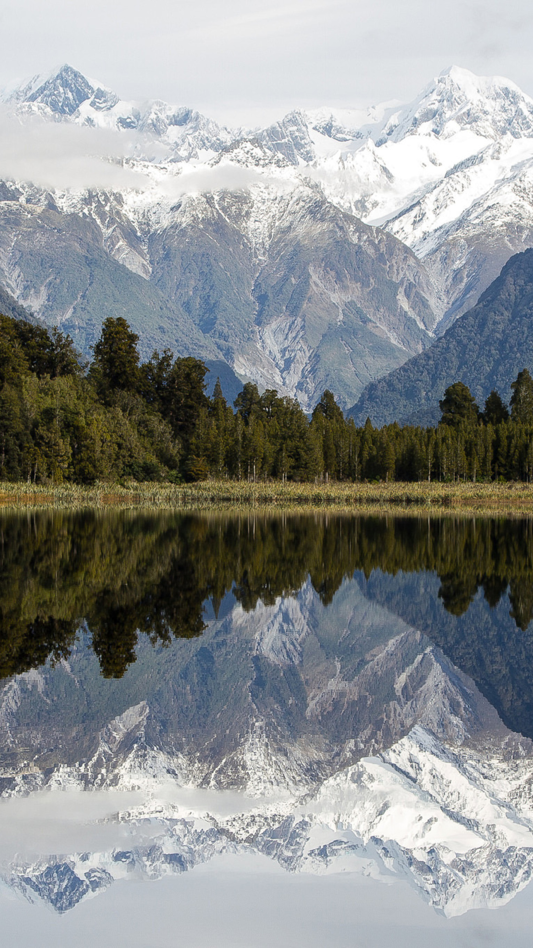 Screenshot №1 pro téma Lake Matheson on West Coast in New Zealand 1080x1920