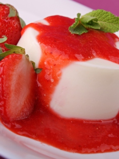 Screenshot №1 pro téma Strawberry Dessert 240x320