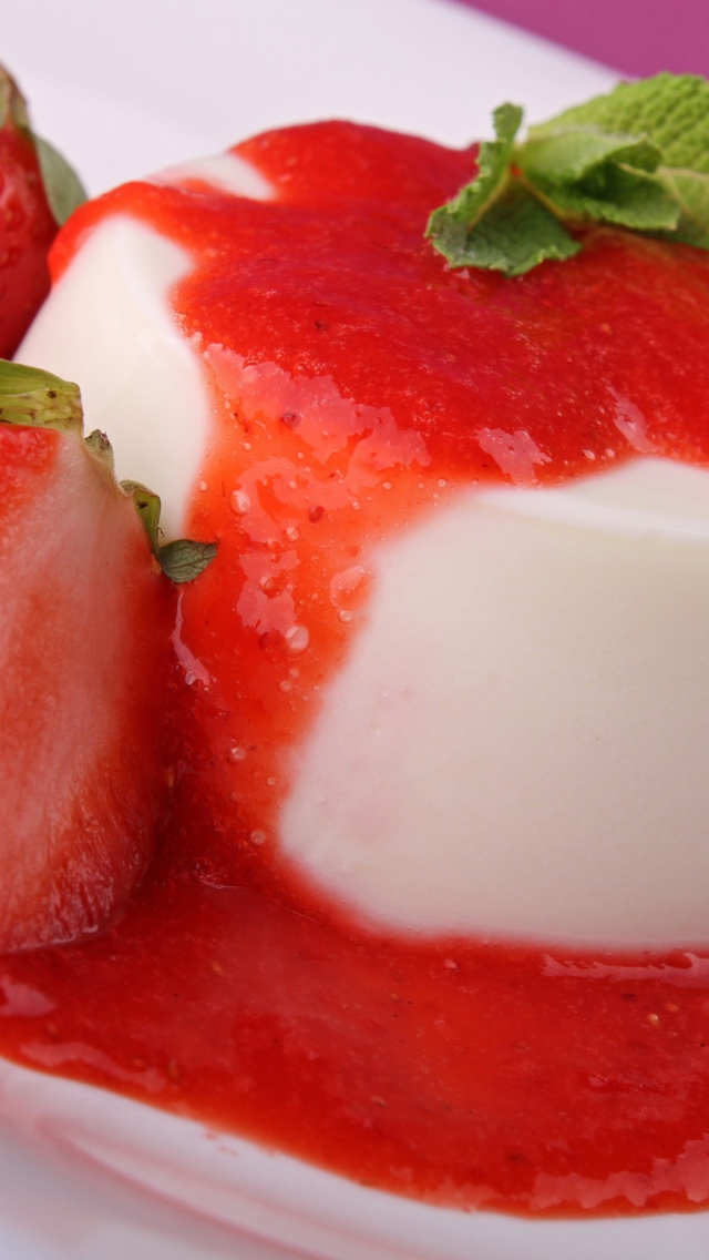 Das Strawberry Dessert Wallpaper 640x1136