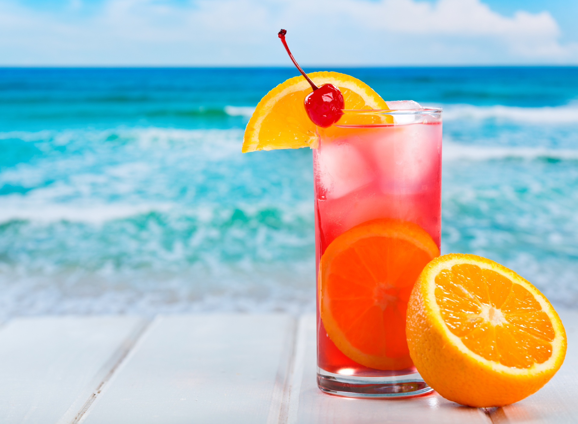 Das Refreshing tropical drink Wallpaper 1920x1408