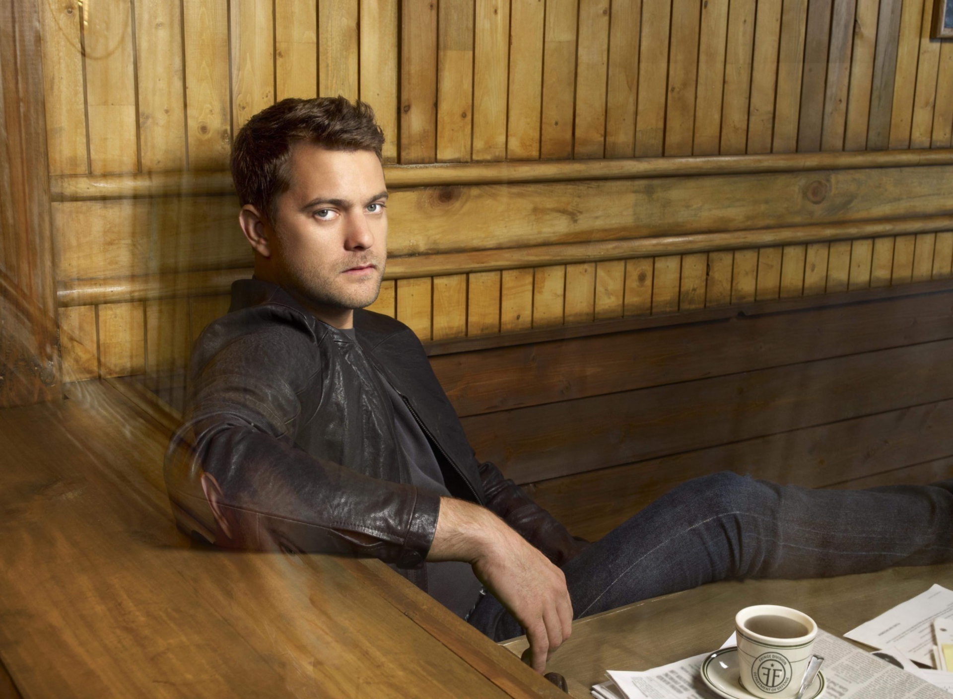 Обои Joshua Jackson 1920x1408