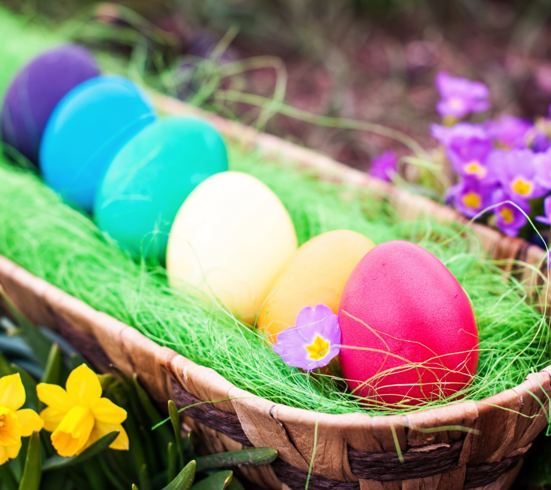 Обои Colorful Easter Eggs 1080x960