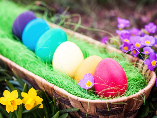Обои Colorful Easter Eggs 640x480