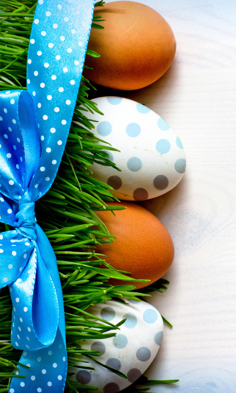 Das Easter Eggs Polka Dot Wallpaper 768x1280