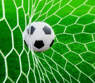 Kostenloses Ball In Goal Net Wallpaper für iPad 2