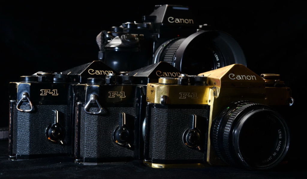 Обои Canon F1 Reflex Camera 1024x600