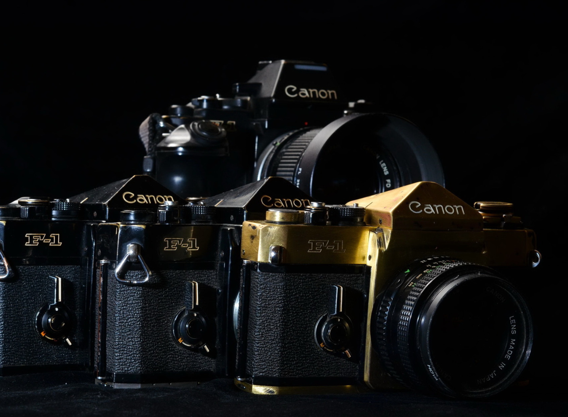 Das Canon F1 Reflex Camera Wallpaper 1920x1408