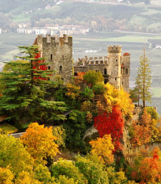 Italy Castle in Brunnenburg - Obrázkek zdarma pro 768x1280