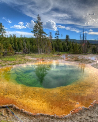 Thermal lake in Canada - Obrázkek zdarma pro 640x960