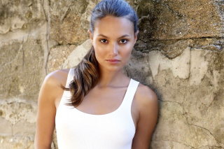 Model Portrait on Beach - Obrázkek zdarma 