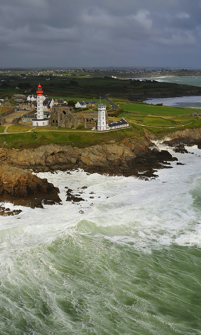 Fondo de pantalla Lighthouse on the North Sea 768x1280