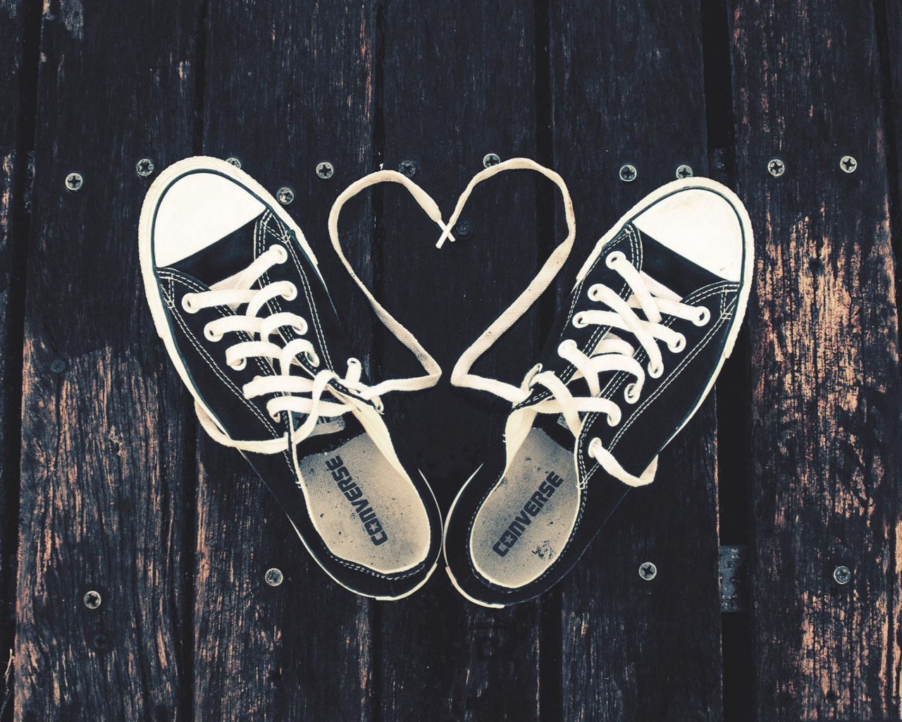 Sneakers Love wallpaper 1280x1024