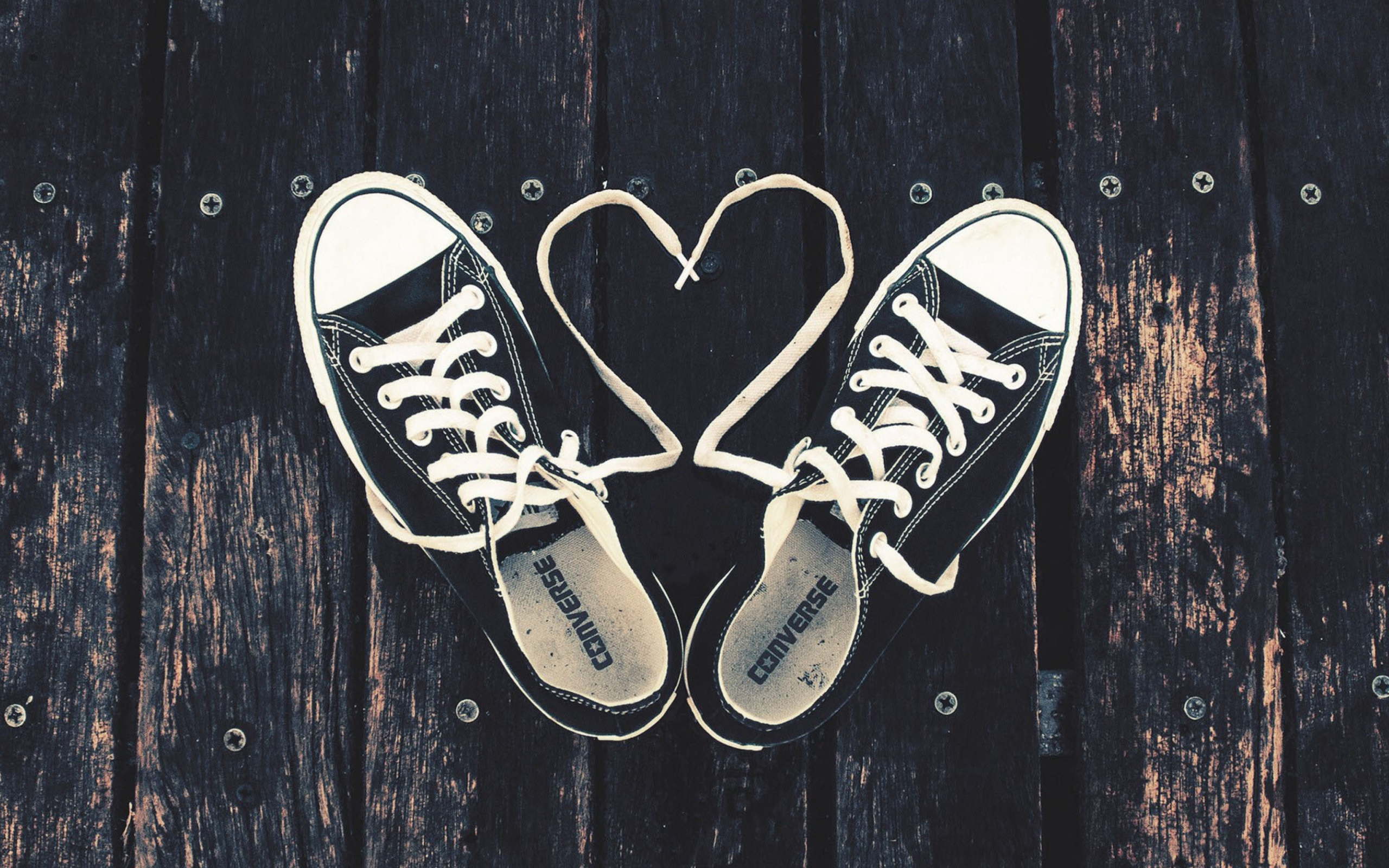 Sneakers Love wallpaper 2560x1600