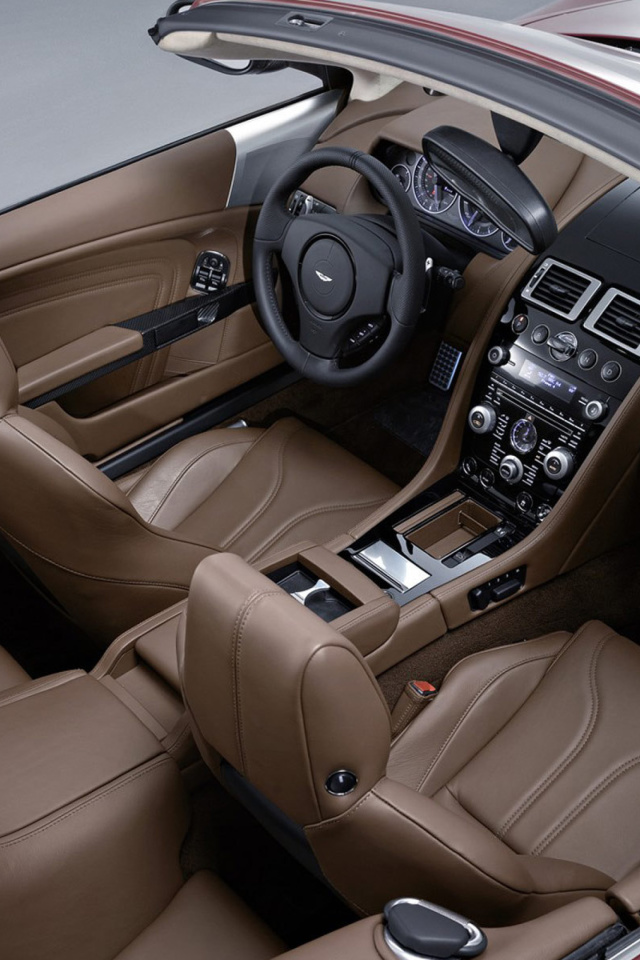 Das Aston Martin DBS Interior Wallpaper 640x960