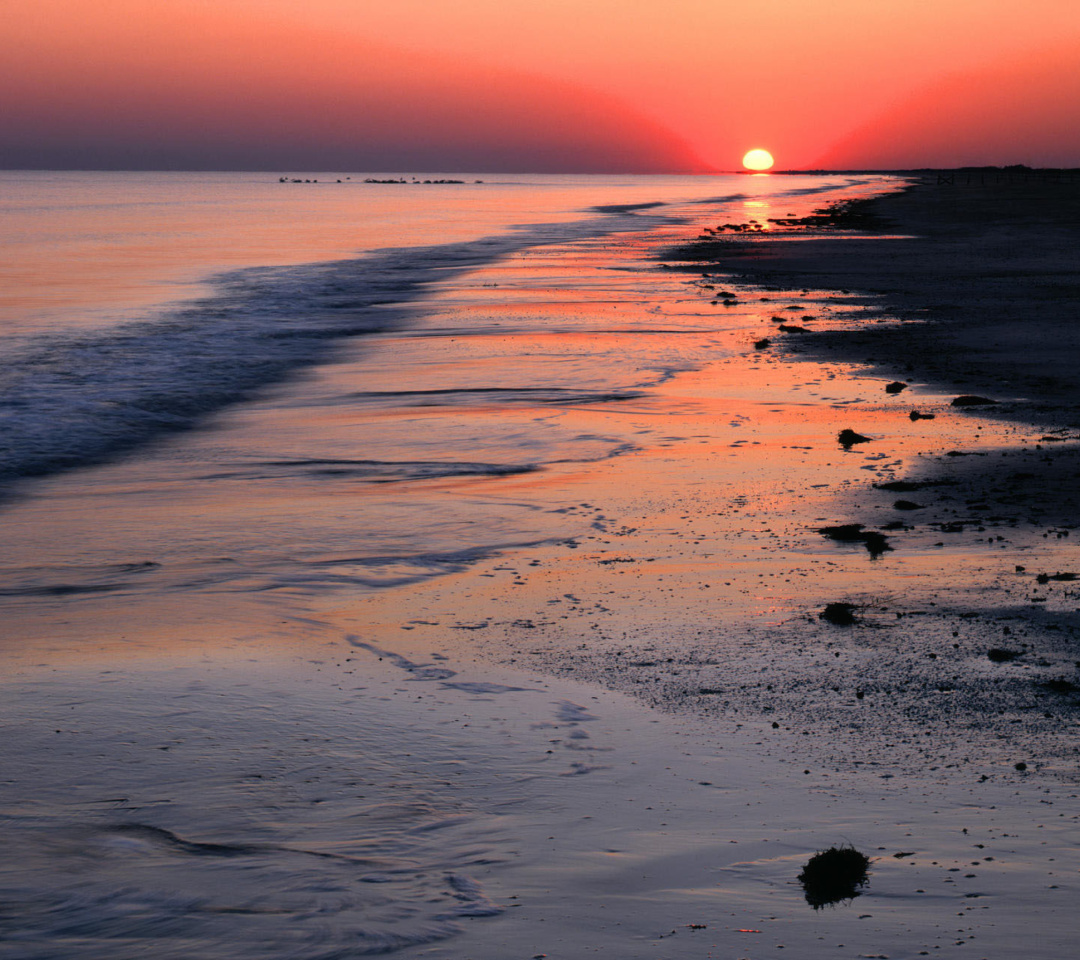 Horizon at sunset wallpaper 1080x960
