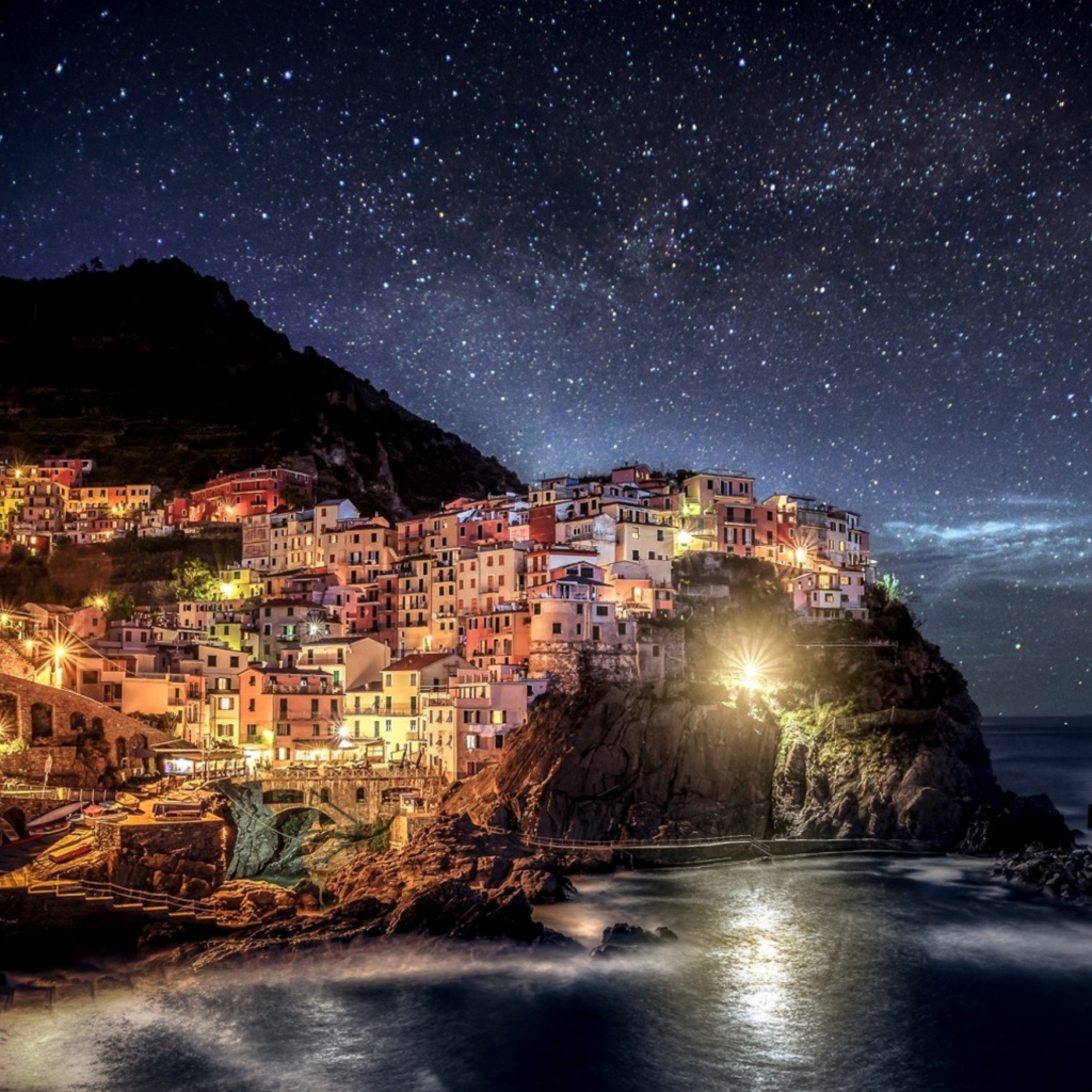 Das Night Italy Coast Wallpaper 1024x1024